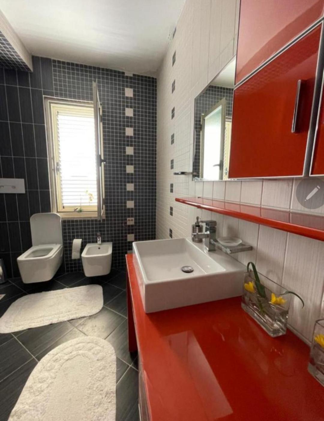 Albjona Guesthouse Тирана Екстер'єр фото