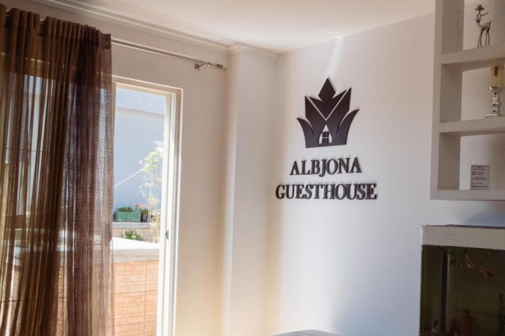 Albjona Guesthouse Тирана Екстер'єр фото