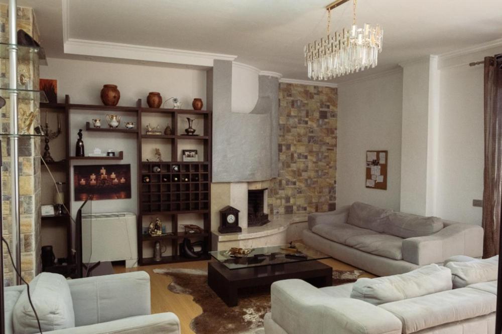 Albjona Guesthouse Тирана Екстер'єр фото